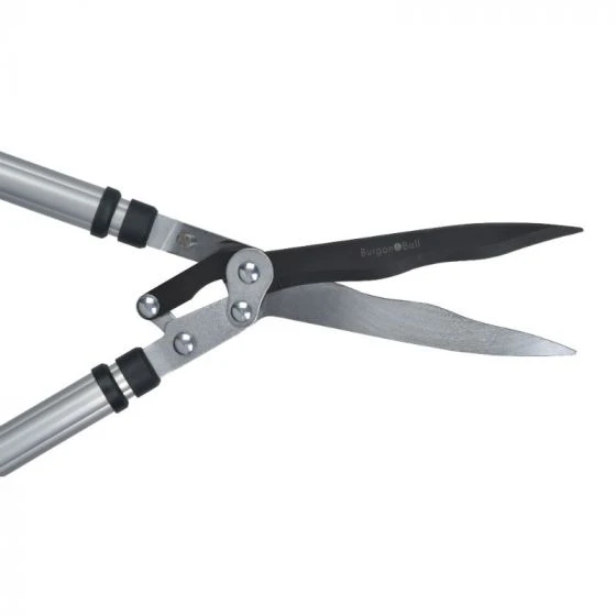 Burgon & Ball Telescopic Handled Wavy Edged Hedge Shear 5 Burgon & Ball Telescopic Handled Wavy Edged Hedge Shear - Image 3