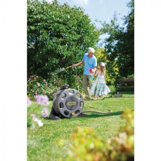 Hozelock 30m Freestanding Hose Reel With 15m Hose 4 Hozelock 30m Freestanding Hose Reel With 15m Hose - Image 2